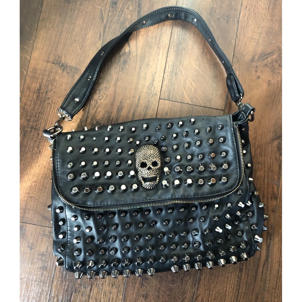 💀 Full Metal Stud Shoulder Bag